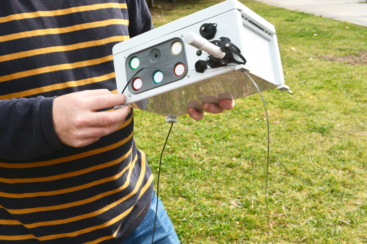 Putting the metal cable ties to the node