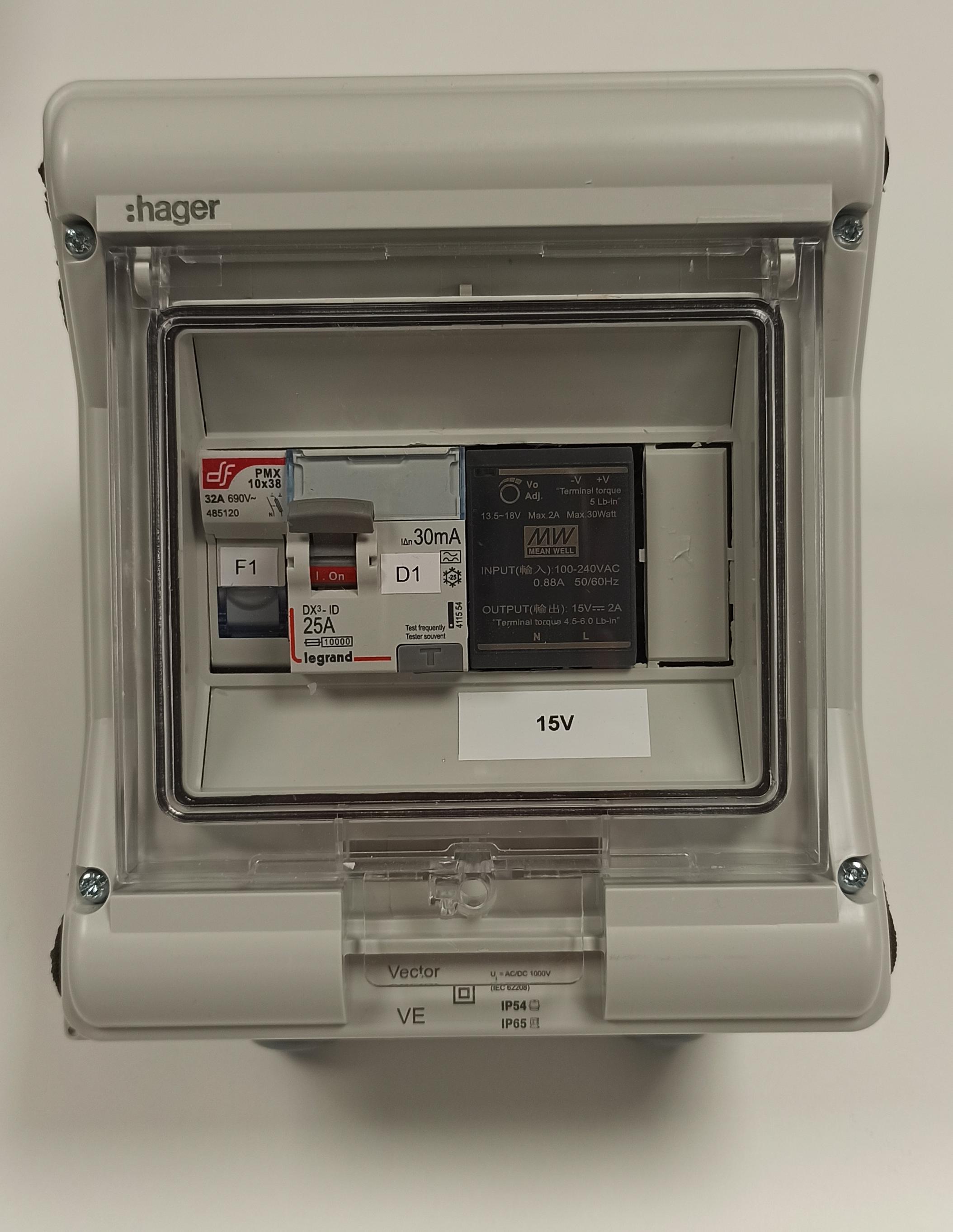 Panel with Fuse holder, Differential and a 15 VDC source